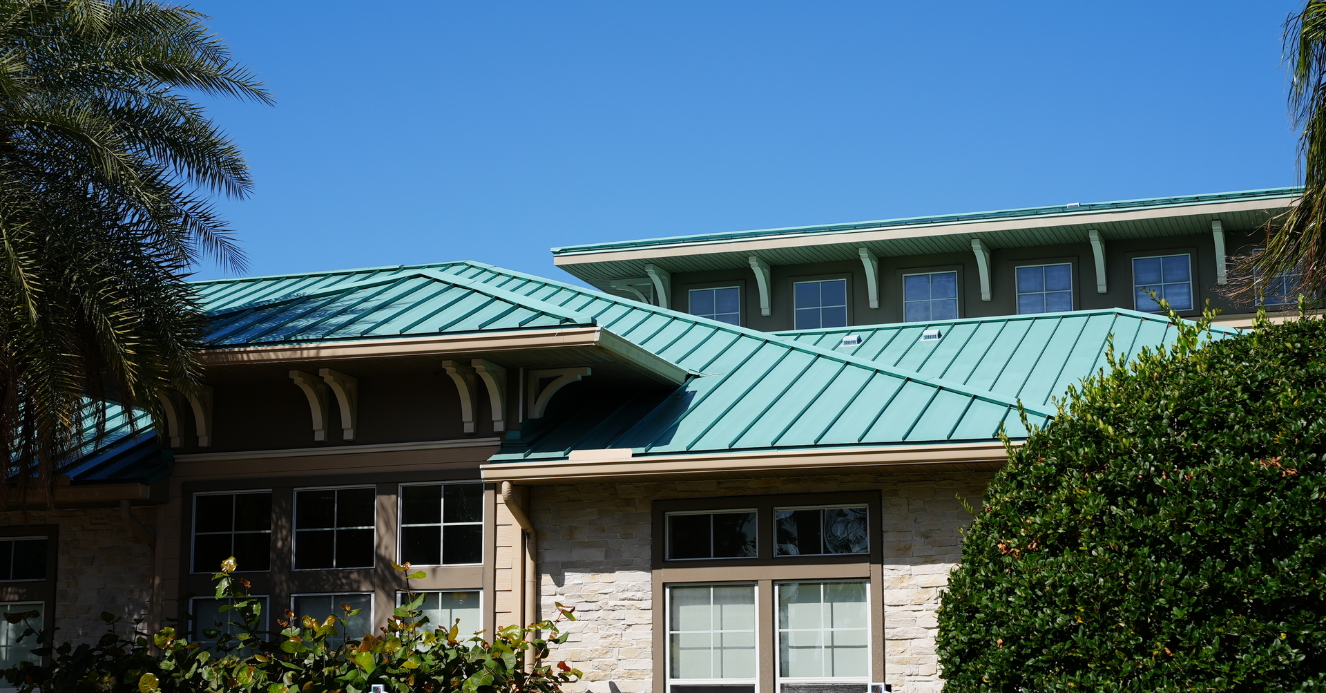 Slide 02 - Sea Isle Apartments
